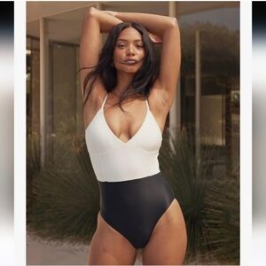 Summersalt Black And White Colorblock One Piece Swimsuit Size 6